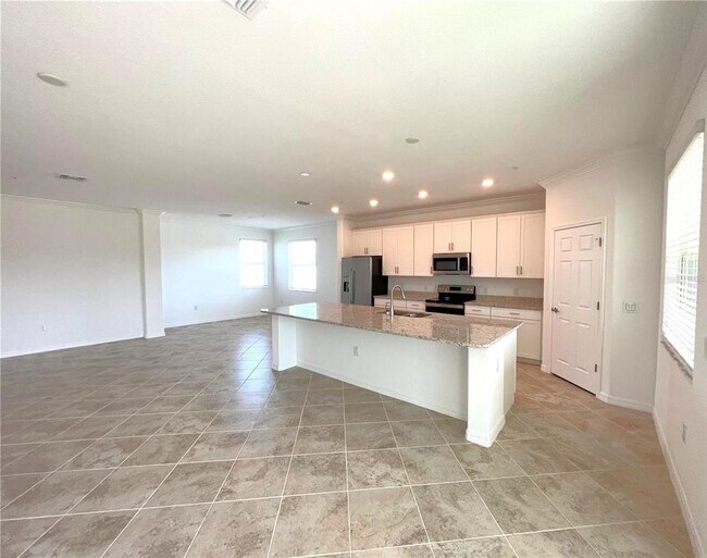 Building Photo - 14640 Sycamore Ct