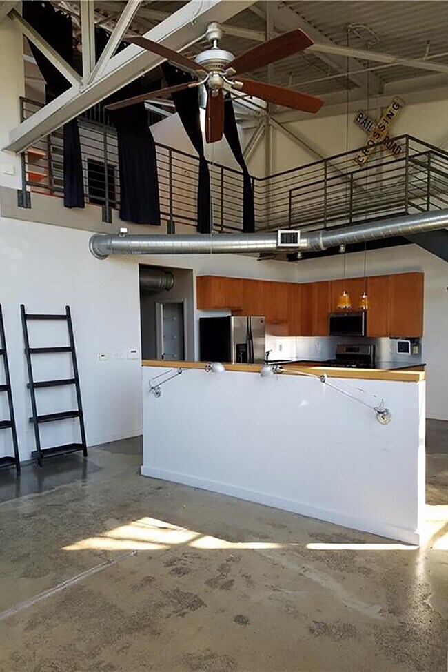 Foto del edificio - 400 Village Pkwy