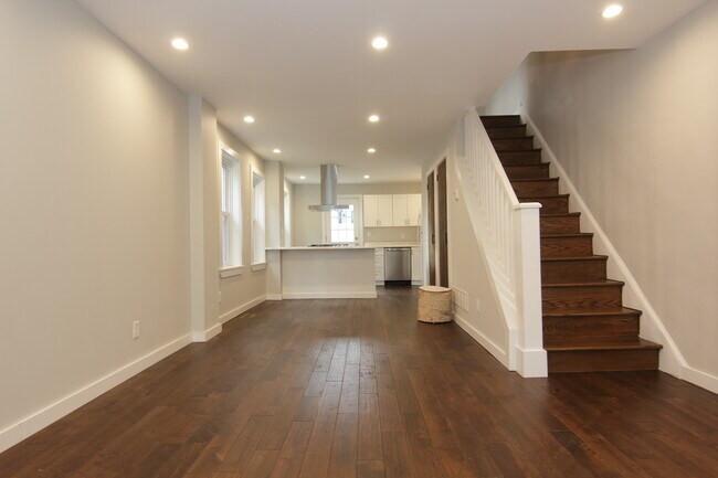 Foto del edificio - 136 Walnut Ave