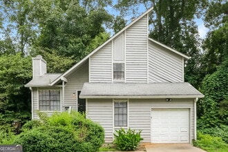 Building Photo - 4707 Greenway Rd NW