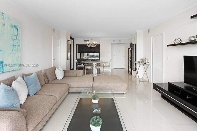 Foto del edificio - 3675 N Country Club Dr