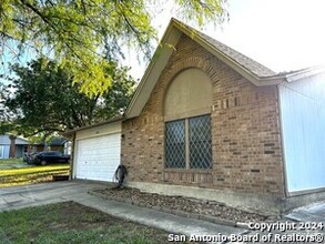 Building Photo - 10011 Trout Ridge Dr