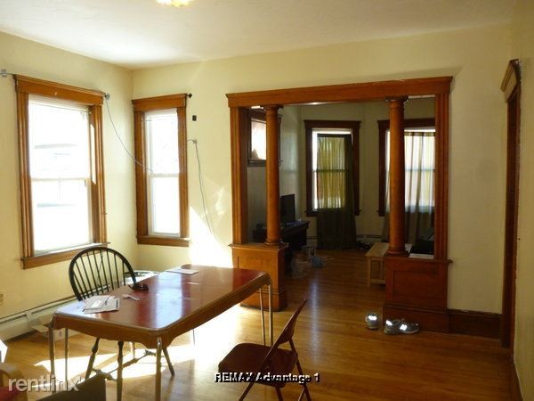 Building Photo - 3 br, 1 bath Apartment - 176 Russell St