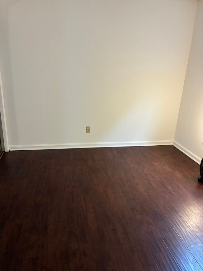 Building Photo - 4424 Edenhurst Ave