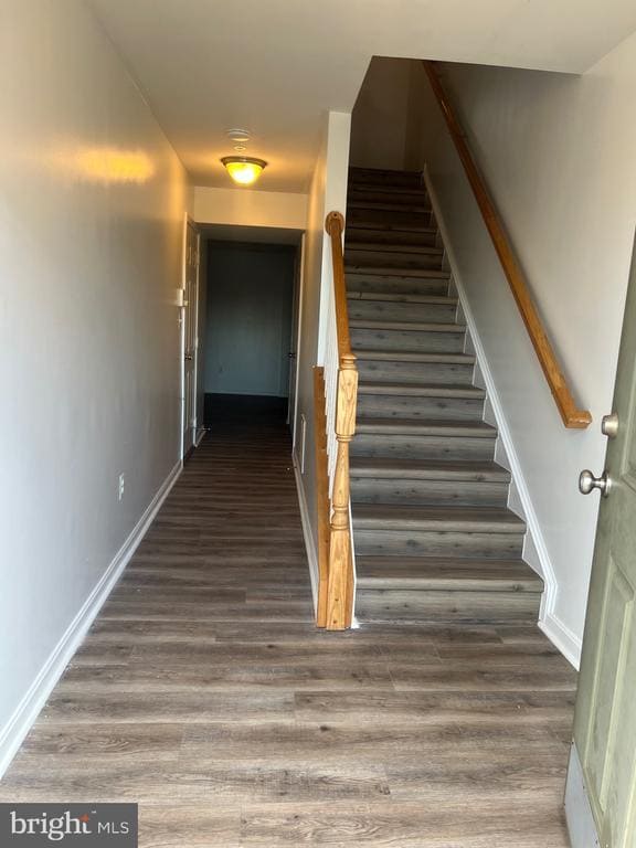 Building Photo - 7723 Town View Dr