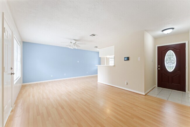 Building Photo - 5039 Parkland St