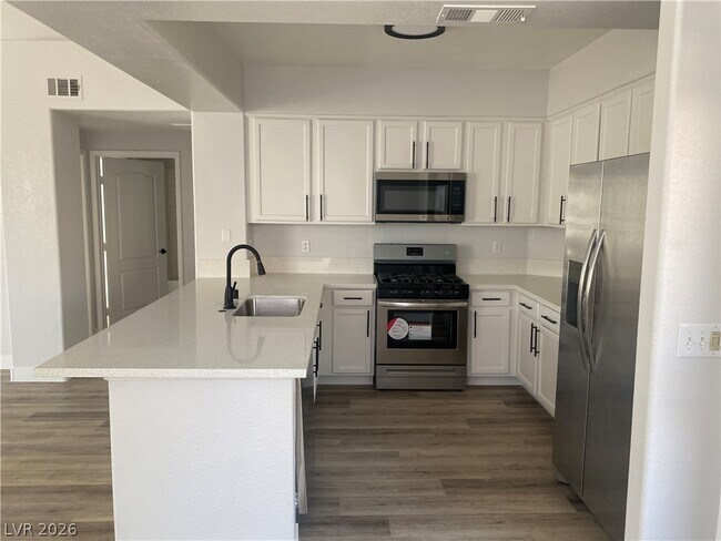 Building Photo - 9901 Trailwood Dr