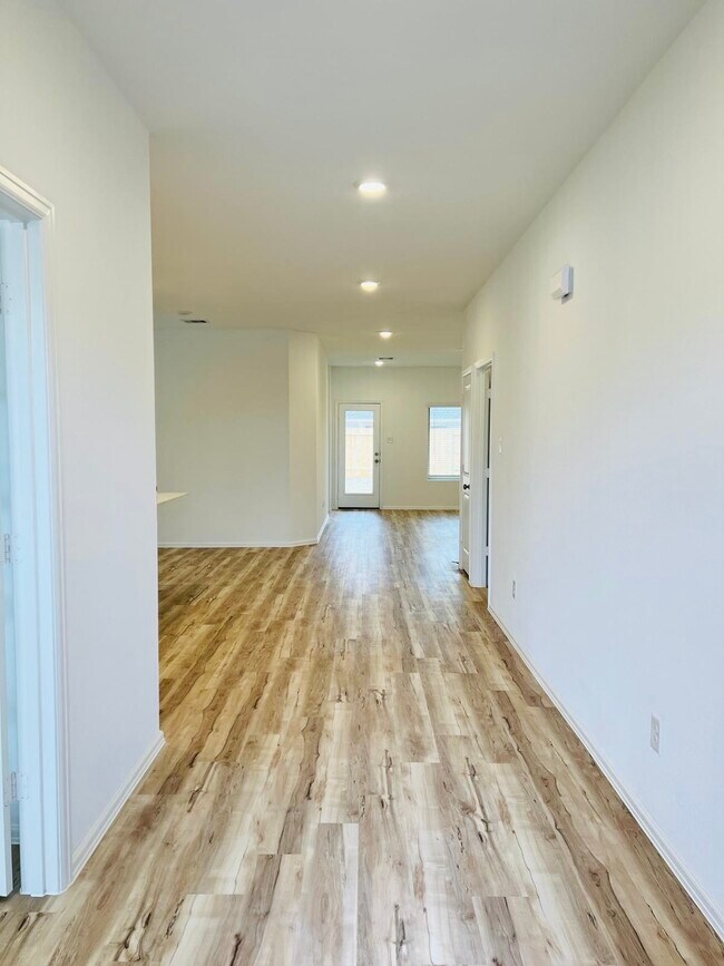 Building Photo - 5323 Sleepy Fox Ln