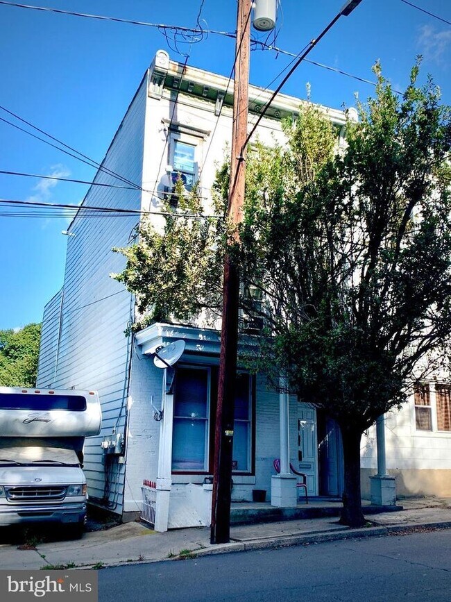 414 E Norwegian St, Pottsville, PA 17901 Townhouse for Rent in