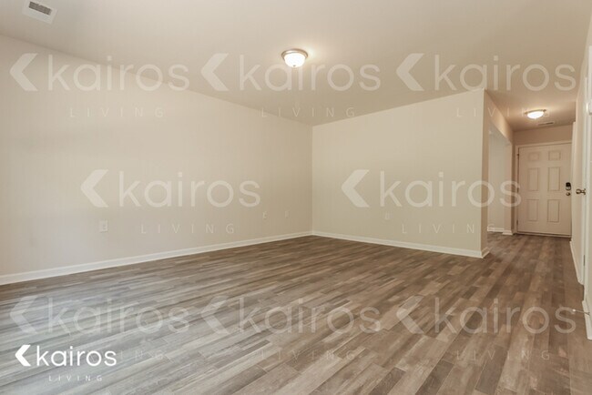 Foto del edificio - 348 Sunrise Cir.
