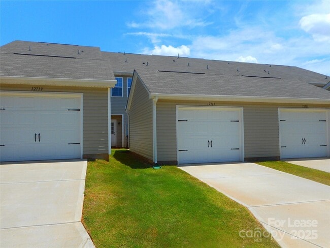 Building Photo - 12715 Wandering Brook Dr