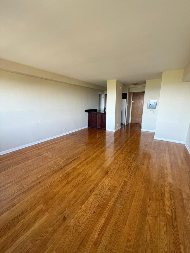 Building Photo - 4180 N Marine Dr