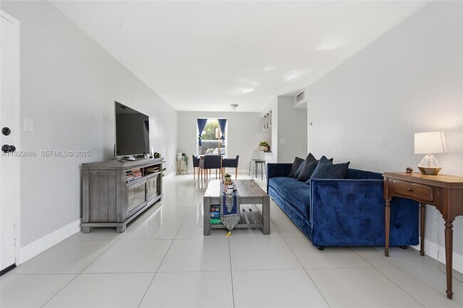 Foto del edificio - 2160 SW 16th Ave