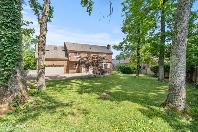 Building Photo - 305 Lake Forest Pkwy