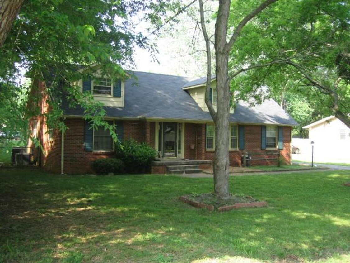 Foto principal - 1807 Fern Dr