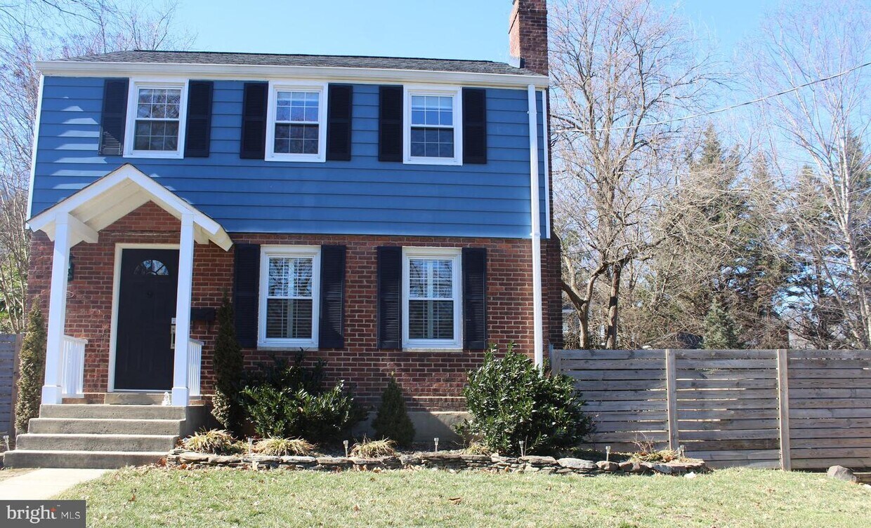 Primary Photo - 1026 N Madison St