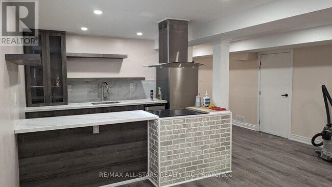 Building Photo - 48 Fencerow Dr