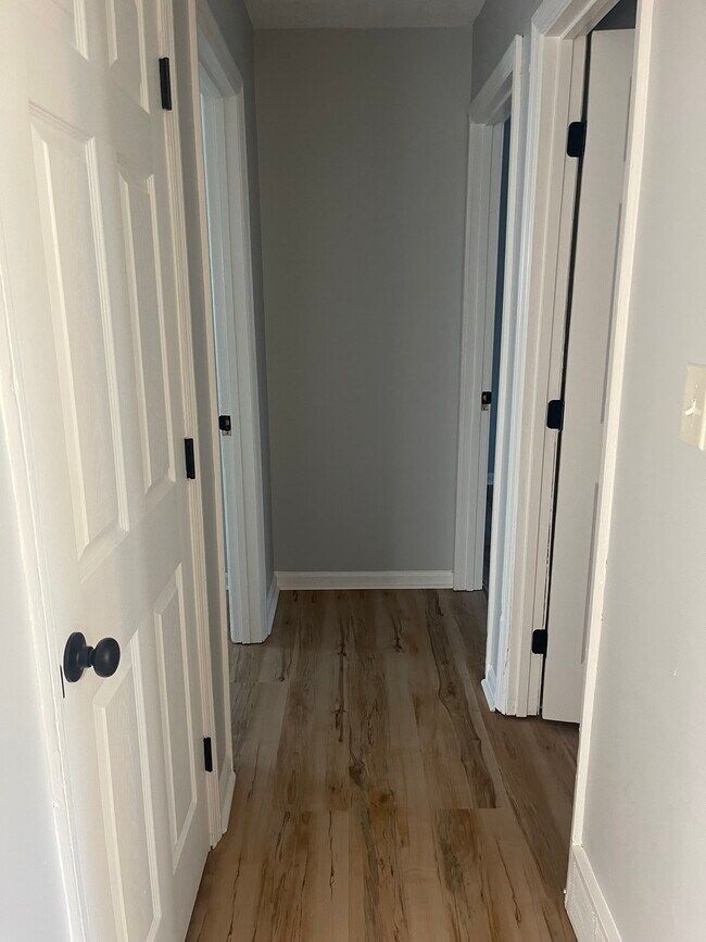 Foto del edificio - 16 Hughes Ave