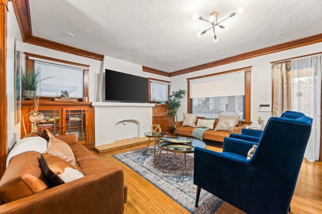 Photo - 732-736 Redondo Ave House