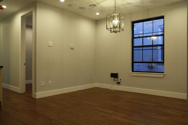 Building Photo - 1889 Troutman St