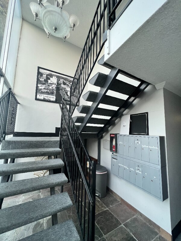 Building Photo - 10816 Camarillo St