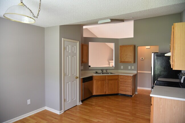 Building Photo - 7523 Eben Dr