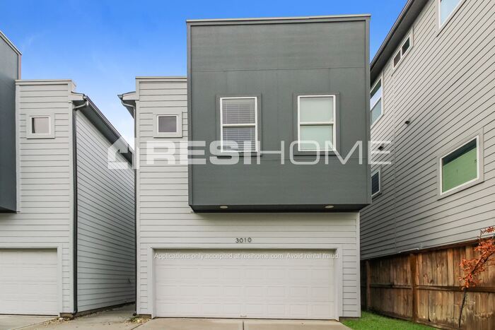Primary Photo - 3010 Baer Street