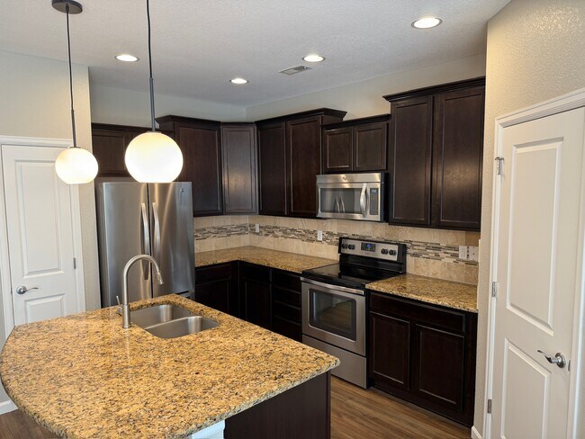 Foto del edificio - 5520 W 72nd Pl