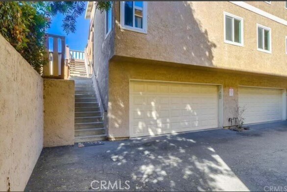 Building Photo - 214 W Olive Ave
