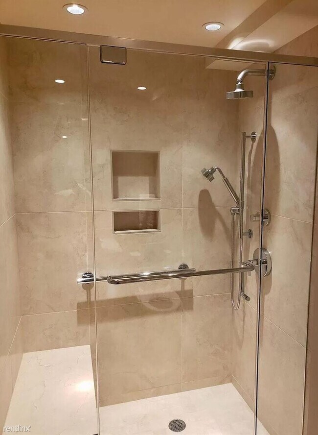 Building Photo - 1617 E McMillan St