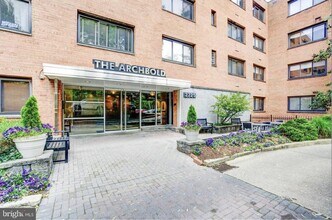 Building Photo - 2725 39th St NW