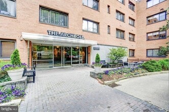 Building Photo - 2725 39th St NW