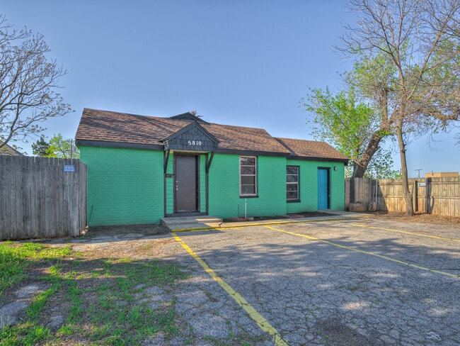 Foto del edificio - 5810 NW 41st St