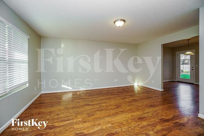 Building Photo - 6328 Marengo St