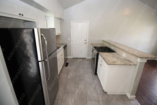 Building Photo - 511 E Latimer Ct