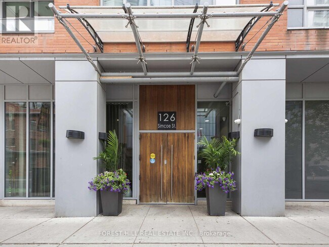 Photo du bâtiment - 126 Simcoe St