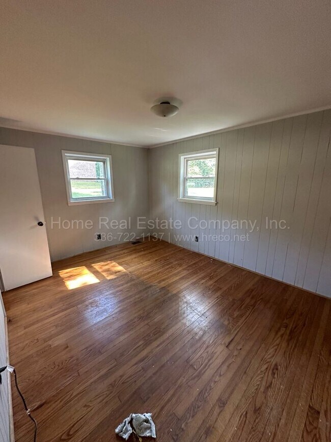 Foto del edificio - 4848 Berl St