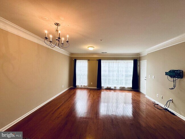 Building Photo - 15233 Leicestershire St