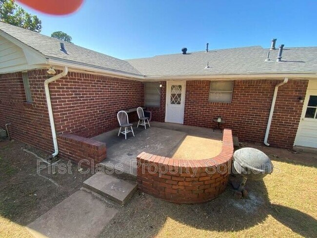Foto del edificio - 6300 N Wildewood Dr