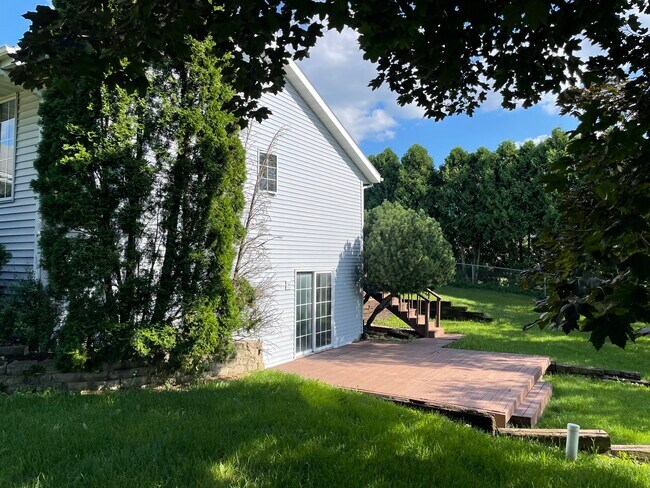 Foto del edificio - 6405 Twin Deer Run