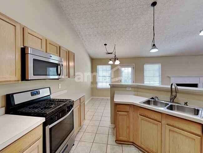 Foto del edificio - 2143 Skylar Leigh Dr