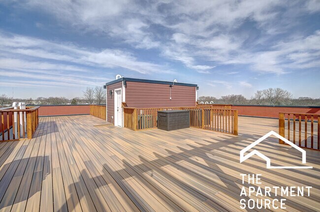 Building Photo - 3329 N Avers Ave