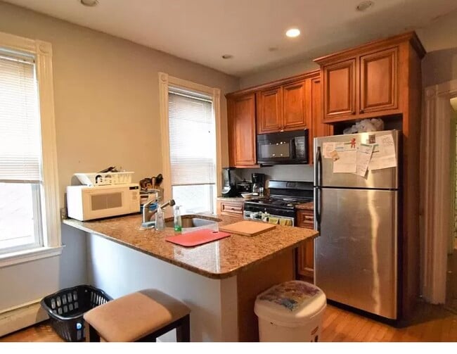 Building Photo - 36 Cherokee St