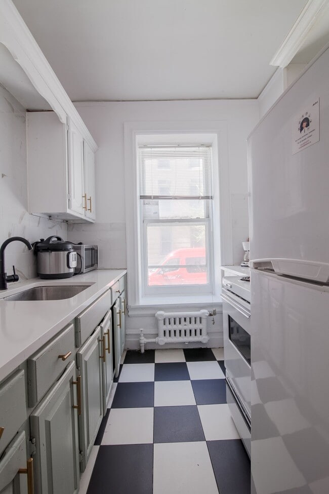 Building Photo - 1245 Rue St Marc