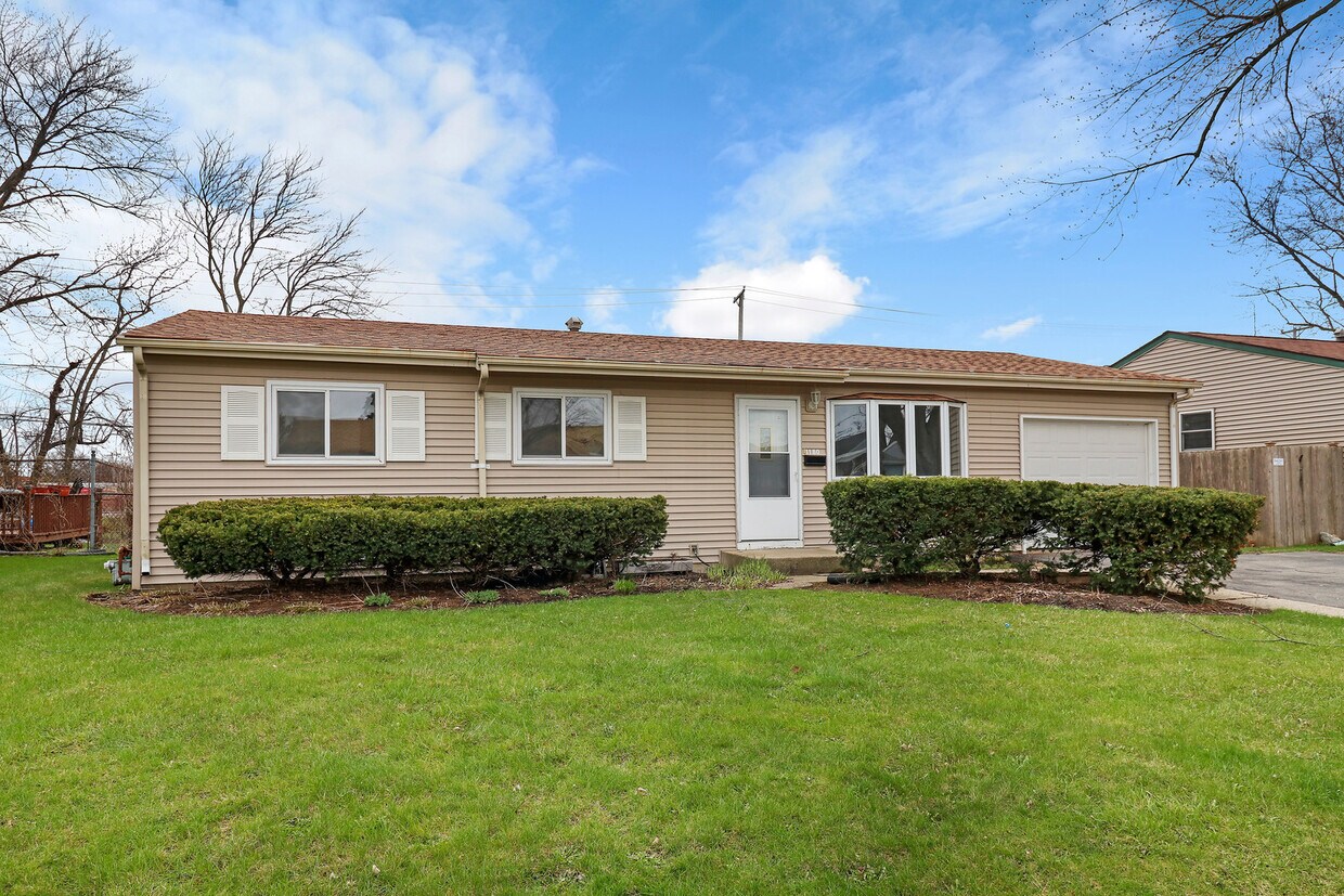 Primary Photo - 1180 Larkdale Row