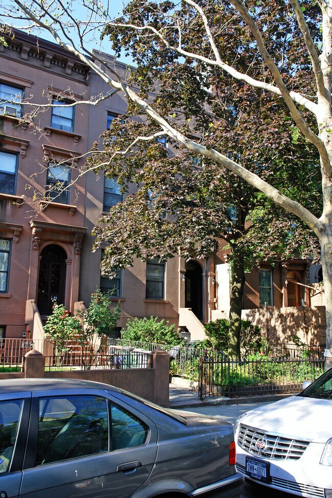 92 1st pl brooklyn ny building photo