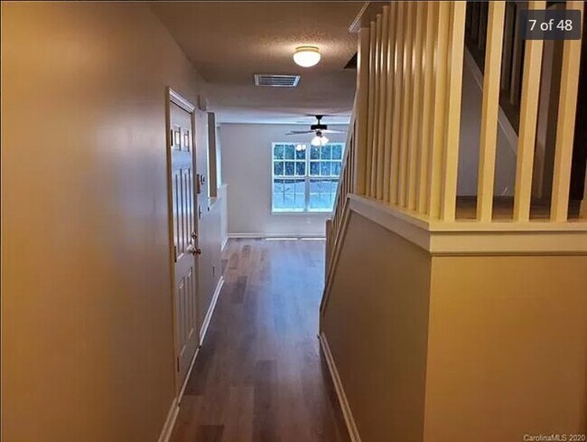 Foto del edificio - 9906 Birch Knoll Ct
