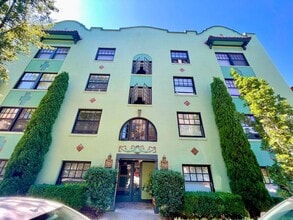 Building Photo - 507 NW 22nd Ave