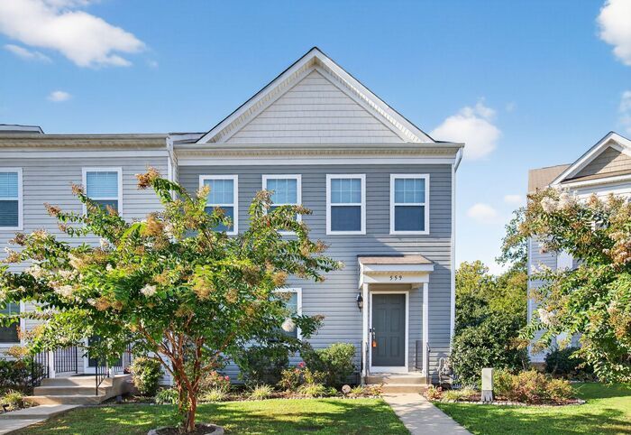 Foto principal - 559 English Oak Ln