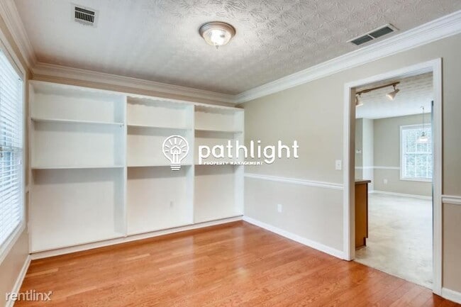 Building Photo - 4 br, 2 bath House - 741 Wellington Dr UNIT